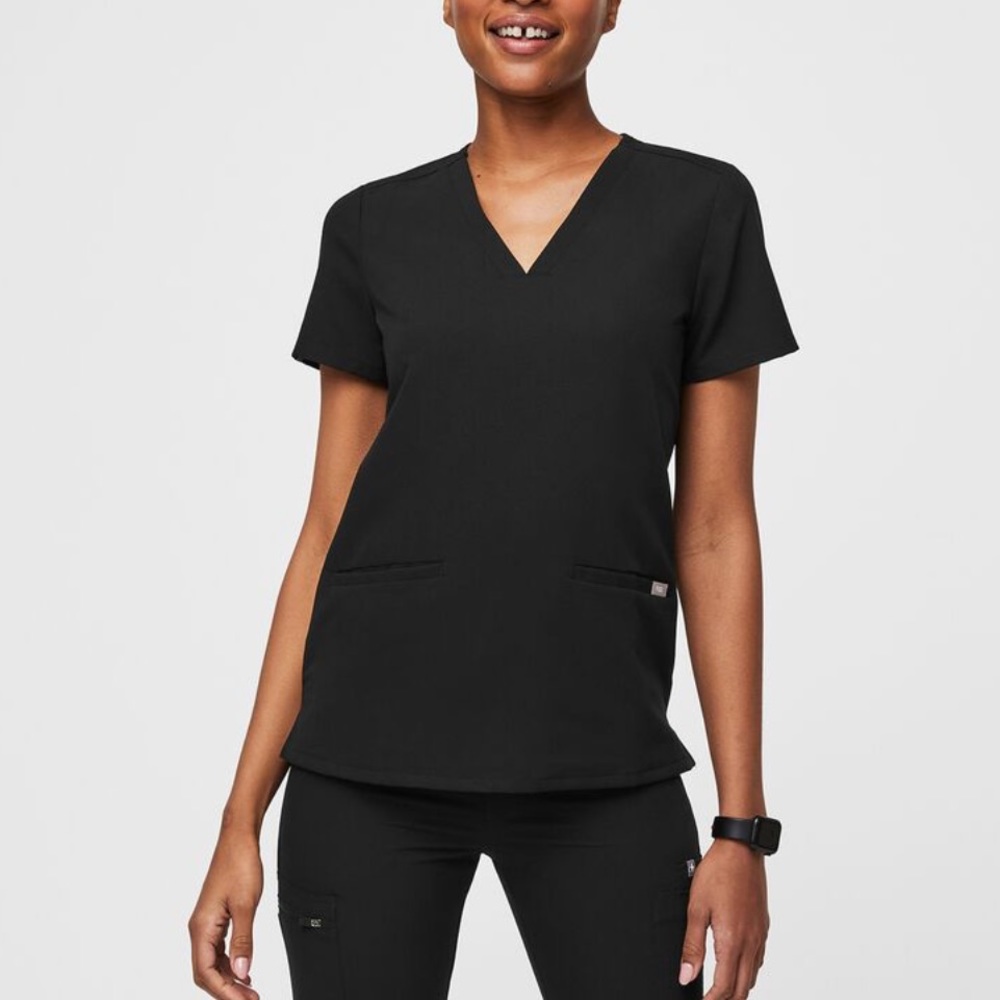 FIGS Casma Three-Pocket Scrub Top
